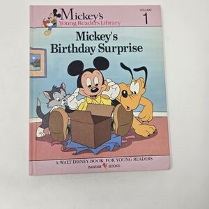 Vintage Walt Disney's Mickey's Young Readers Library #1 Mickey's Big Surprise